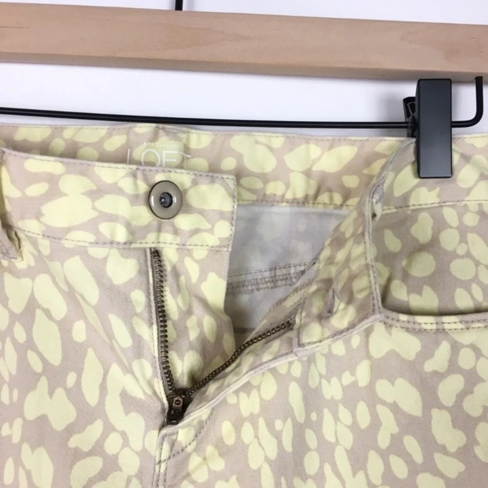 LOFT Jeans Pants Modern Straight Ankle Animal Print Yellow Tan Petite 4P / 27